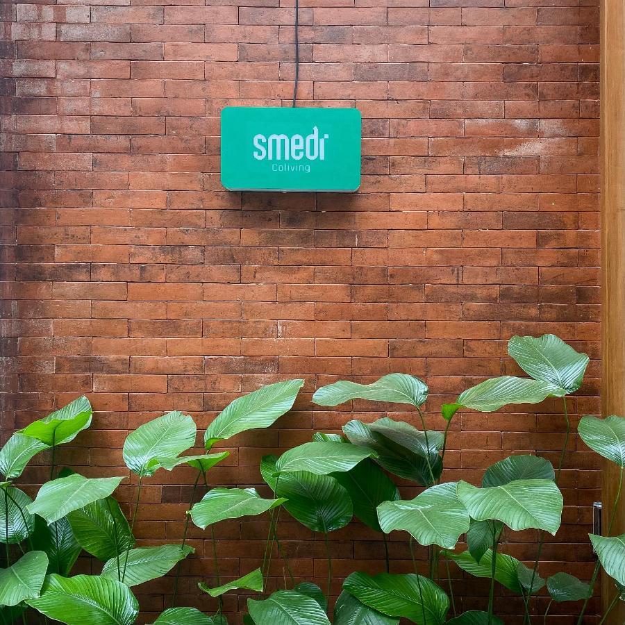Smedi Coliving Hotel ยอกยาการ์ตา ภายนอก รูปภาพ