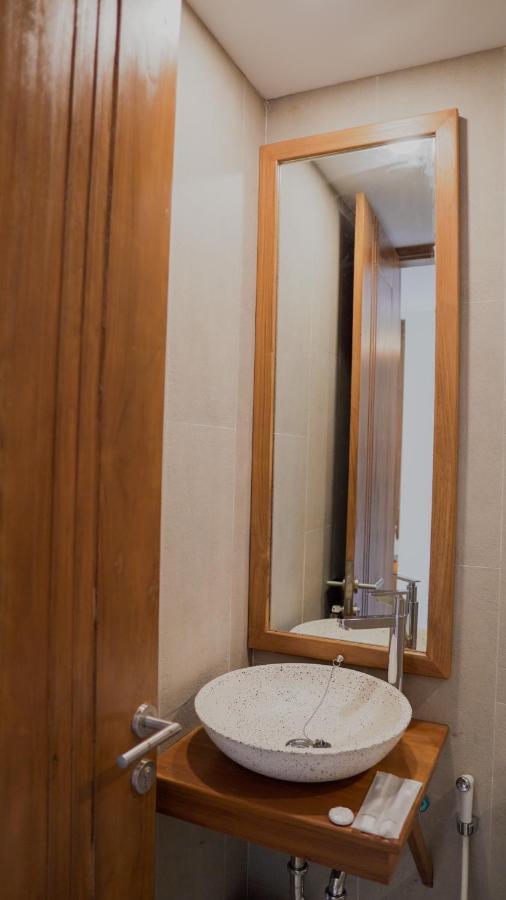 Smedi Coliving Hotel ยอกยาการ์ตา ภายนอก รูปภาพ