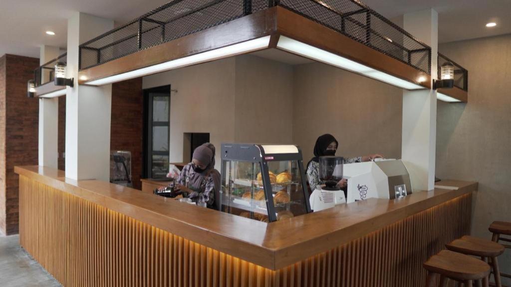 Smedi Coliving Hotel ยอกยาการ์ตา ภายนอก รูปภาพ